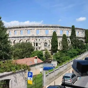 Colloseum View From The Apartment Pula