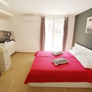 Madison Apartment